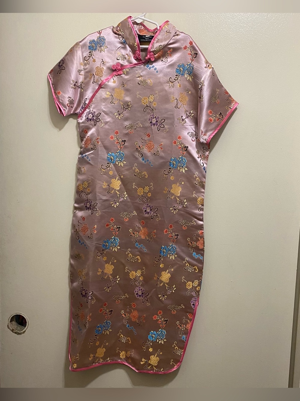 Girls Dress Size M 8 Chest 30” Chinese Cheongsam Pink Satin Floral Embroidery